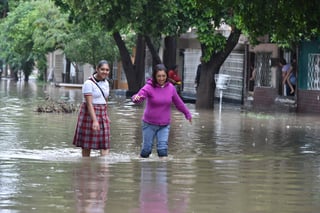 La próxima semana, el Municipio dará a conocer el estudio integral sobre las condiciones del drenaje de la ciudad. Hay sectores, como el suroriente que sufre por las inundaciones. (EL SIGLO DE TORREÓN)