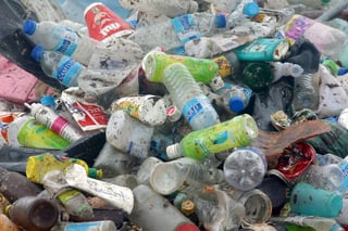 Abre un camino hacia posibles soluciones al problema global de la polución plástica. (ARCHIVO)