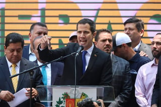 Se anunció este jueves la inhabilitación del jefe del Parlamento, Juan Guaidó, reconocido por más de medio centenar de países como presidente encargado del país. (ARCHIVO)