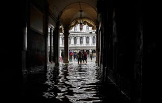 Venecia sufrió inundaciones en 2018. El nivel y el calentamiento de los océanos siguieron aumentando hasta alcanzar niveles récord. (AP)