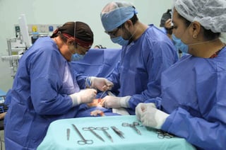 Las operaciones se realizaron en los hospitales generales de Saltillo y Torreón de manera gratuita. (ESPECIAL)