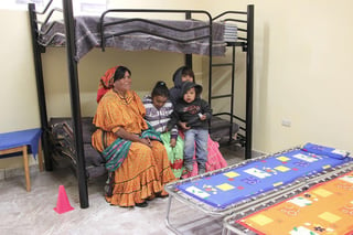 Las familias que se atendieron durante la temporada invernal en el albergue indígena, provenían de la Sierra de Chihuahua. Hubo días en que ingresaron hasta 80 personas.