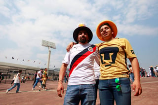 El partido entre los Pumas y el Guadalajara se realizará sin importar las malas condiciones ambientales. (Jam Media)