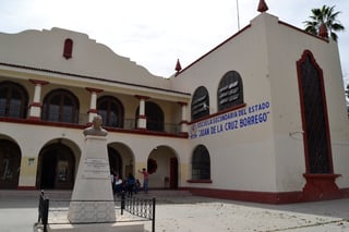 La secundaria Juan de la Cruz Borrego tiene 11o alumnos, cuando su capacidad es para atender a unos 500 estudiantes, y estaba en riesgo de perder su clave. (EL SIGLO DE TORREÓN/MARY VÁZQUEZ)