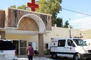El lesionado fue trasladado por paramédicos de Cruz Roja al puesto de socorro de la misma institución para su atención médica.