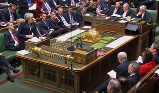 La Cámara de los Comunes dio luz verde al Gobierno de Theresa May a pedir una extensión del plazo. (AP)