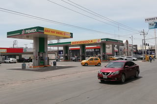 Una persona fue despojada de su vehículo en una estación de gasolina de la ciudad de Torreón. (EL SIGLO DE TORREÓN) 