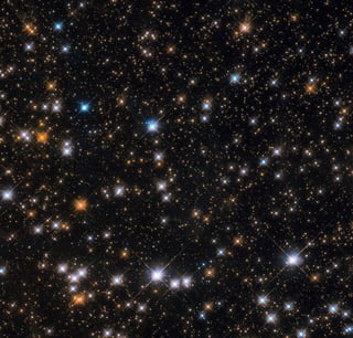 La instantánea muestra a Messier 11, un cúmulo estelar conocido como el grupo de 'patos silvestres'. (ESPECIAL)