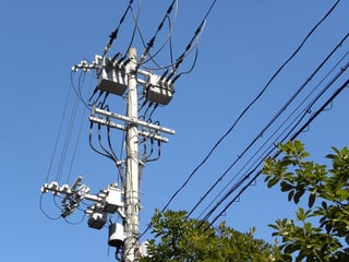 De acuerdo con la CFE, esta tarde un incendio ajeno al funcionamiento técnico de la empresa provocó la salida de la Red Nacional de Transmisión que da suministro eléctrico a esa región del país. (ARCHIVO)