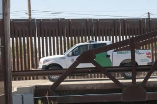 Las autoridades fronterizas detuvieron a 16 inmigrantes mexicanos, entre ellos se encontraba la persona que los guiaba.