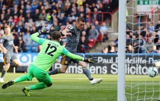 El atacante inglés se despachó con un doblete para darle tres puntos a su equipo, el Leicester City. (Especial)
