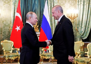 Rusia y Turquía han coordinado su estrategia en Siria, donde forjaron un acuerdo en septiembre para crear una zona desmilitarizada. (EFE)