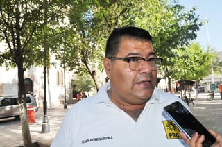 José Antonio Valenzuela dijo que el PRD contempla recabar firmas para solicitar al Congreso del estado que no autorice el adeudo al municipio. (EL SILGO DE TORREÓN) 