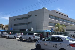 Denuncia paciente la falta de equipos de oxígeno en la clínica 46 del IMSS de Gómez Palacio. (EL SIGLO DE TORREÓN)