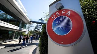 La entidad rectora del fútbol europeo informó que sus investigadores independientes de finanzas de los clubes remitieron el expediente del Milán a un panel de jueces. (Especial)