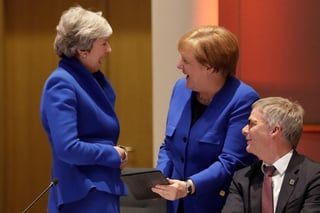 La canciller alemana, Angela Merkel (Der.), y la primera ministra británica, Theresa May (Izq.), participaron en la reunión sobre el Brexit con líderes europeos celebrada en el Consejo Europeo. (EFE)