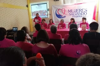 Asociación Mujeres Salvando Mujeres, llega a Matamoros para brindar apoyo a quienes luchan contra el cáncer. (EL SIGLO DE TORREÓN)