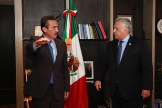 El secretario Miguel Torruco Marqués agradeció a Levy Dabbah por la labor realizada a cuatro meses de que inició esta presente administración. (ESPECIAL)