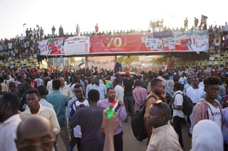 Las manifestaciones exigen la instalación de autoridades civiles desde el jueves en las calles de Jartum, un día después de que el Ejército derrocó a al-Bashir y creó un Consejo Militar de Transición.