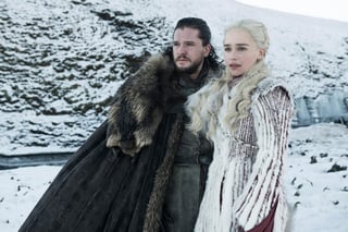 El primer episodio de la octava temporada, titulado 'Winterfell', se abrió con el gélido recibimiento que el Norte da al ejército de Daenerys y la desconfianza que muestra Sansa hacia la madre de Dragones. (ESPECIAL)