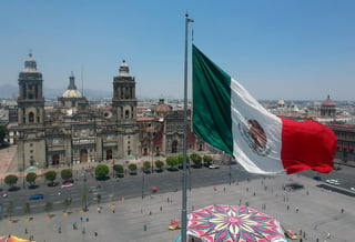 El Segundo Superintendente del H. Cuerpo de Bomberos detalló que en casos de incendio en templos religiosos, sobre todo en el Centro Histórico de la Ciudad de México, se labora con más medidas de seguridad. (ARCHIVO)