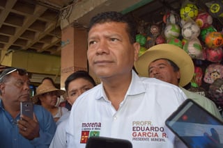 García Reyes acudió con locatarios del mercado José Ramón Valdés y dijo que la ciudad está descuidada y con muchas necesidades, pero también con oportunidades para su desarrollo. (EL SIGLO DE TORREÓN)