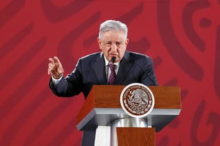 El presidente Andrés Manuel López Obrador llamó a las dependencias federales a cuidar que en los proyectos y obras de infraestructura no se elijan empresas como la brasileña Odebrecht, involucrada en el mayor escándalo de sobornos del continente. (EFE)