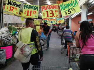 De acuerdo al Servicio Nacional de Información e Integración de Mercados (SNIIM), reportó un comportamiento mixto en los precios de frutas y verduras que se comercializan en el Centro de Abastos de Torreón. (ARCHIVO)