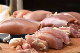 El consumo nacional per cápita de pollo es 28.42 kilogramos, de acuerdo con datos de la Unión Nacional de Avicultores. (EL SIGLO DE TORREÓN) 