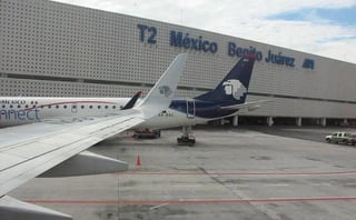 El Aeropuerto Internacional Benito Juárez de la Ciudad de México (AICM) informó que solo cinco empresas presentaron su propuesta económica para realizar el proyecto ejecutivo de Rehabilitación del Rodaje Delta y obras complementarias en dicha infraestructura aeroportuaria. (ARCHIVO)