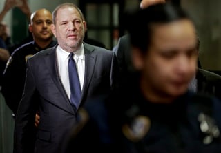 Delito. Juez permite demanda de tráfico sexual contra el productor de cine, Harvey Weinstein, se anunció ayer.