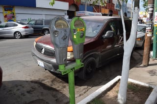 Los parquímetros carecen de mantenimiento o bien, son objeto de actos vandálicos en el centro de Gómez Palacio. (EL SIGLO DE TORREÓN)