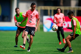 Paul Aguilar, del América, durante el entrenamiento previo al juego de la jornada 15 del Torneo Clausura 2019 en las instalaciones de Coapa. (AGENCIAS)