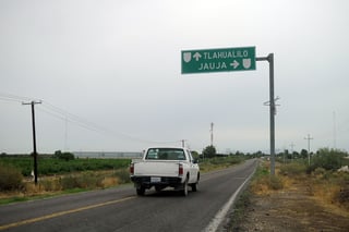 Piden más señalamientos, reductores de velocidad y pintura reflejante en la carretera de Gómez Palacio a Tlahualilo.