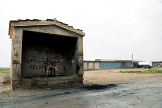 Los milicianos seguían activos en el desierto, al oeste de Deir el-Zour, donde se habían refugiado y desde donde atacaban cada vez más a soldados y milicianos aliados al gobierno. (ARCHIVO)