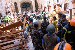 Sri Lanka vive un sangriento Domingo de Resurrección con más de 200 muertos en ocho explosiones en templos y hoteles. (EFE) 
