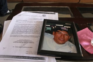 Autoridades de Torreón quieren retirar prestaciones a familiares de policías no localizados. (EL UNIVERSAL)