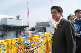 Shinzo Abe, primer ministro japonés, se reunirá hoy con los presidentes del Consejo Europeo y la Comisión Europea. (EFE)
