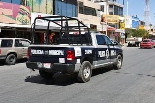 Agentes preventivos aseguran a tres hondureños señalados de extorsión, secuestro y abuso sexual, sin embargo fueron liberados ante la falta de evidencia en su contra. (ARCHIVO) 