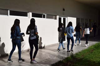 En la entrega se dijo que unicamente para el municipio de Torreónse tienen contemplados 7 mil 527 estudiantes.
