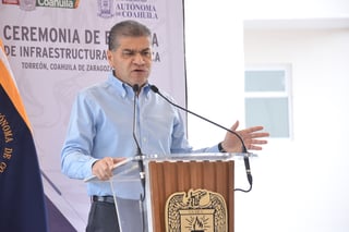 El gobernador Miguel Riquelme insistió en que la creación de partidos no son un tema de Estado. (FERNANDO COMPEÁN)
