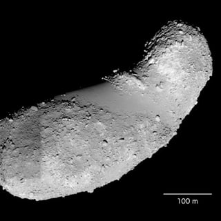 Han encontrado agua en muestras de la superficie del asteroide Itokawa, que fueron recolectadas por la sonda espacial japonesa Hayabusa. (EFE)