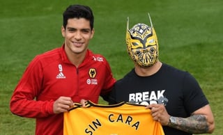 La máscara de Sin Cara ha acompañado a Raúl en sus celebraciones cuando anota gol. (ESPECIAL)