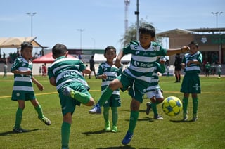 Mencionó que la justa deportiva ha permitido que más de 200 equipos de niños hayan visitado la región. (ARCHIVO)