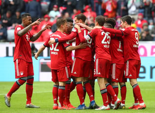 Bayern Munich se impuso 3-1 al Hannover y llegó a 74 puntos, 4 más que el sublíder Borussia Dortmund. (AP)