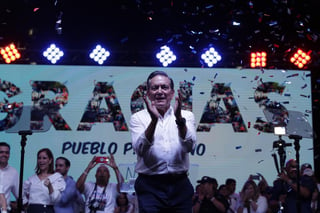 El candidato del liberal Cambio Democrático (CD), Rómulo Roux, reconoció este lunes el triunfo del virtual ganador de las elecciones presidenciales, Laurentino Cortizo, pese a que insistió en que se dieron 'irregularidades' en algunos centros de votación. (EFE)