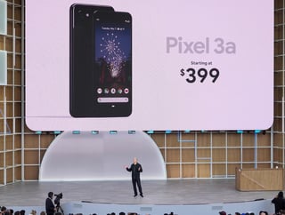 Google presentó los nuevos teléfonos durante la jornada inaugural de la conferencia anual de desarrolladores. (AGENCIA)