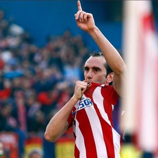 Una emotiva despedida tuvo el jugador charrúa tras hacer oficial su salida del Atlético de Madrid al final de la temporada. (ESPECIAL)