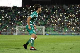 Javier Abella, capitán de Santos, agradeció en redes sociales el apoyo de la afición durante el Clausura 2019. (JORGE MARTÍNEZ)
