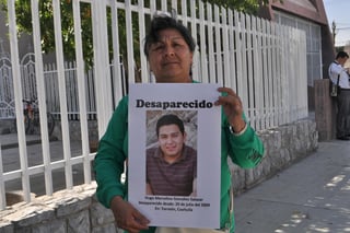 María Elena busca a su hijo Hugo Marcelino, quien fue desaparecido el 20 de julio de 2009.
